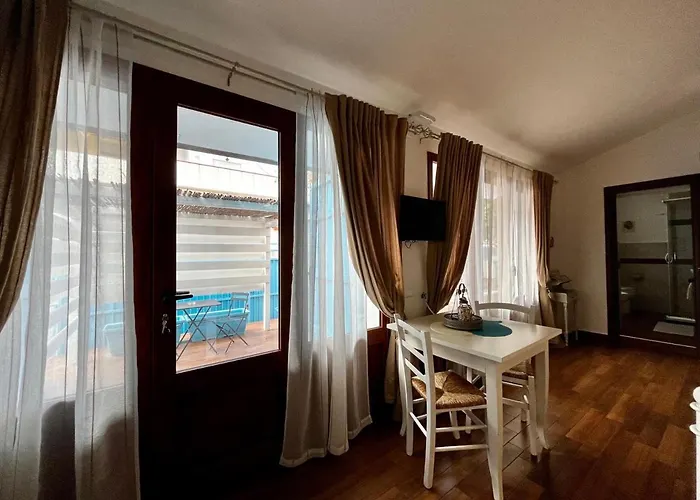 Palmasera Charming Rooms