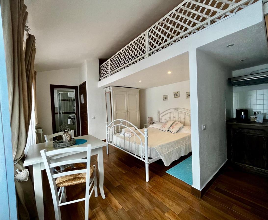 Palmasera Charming Bed & Breakfast